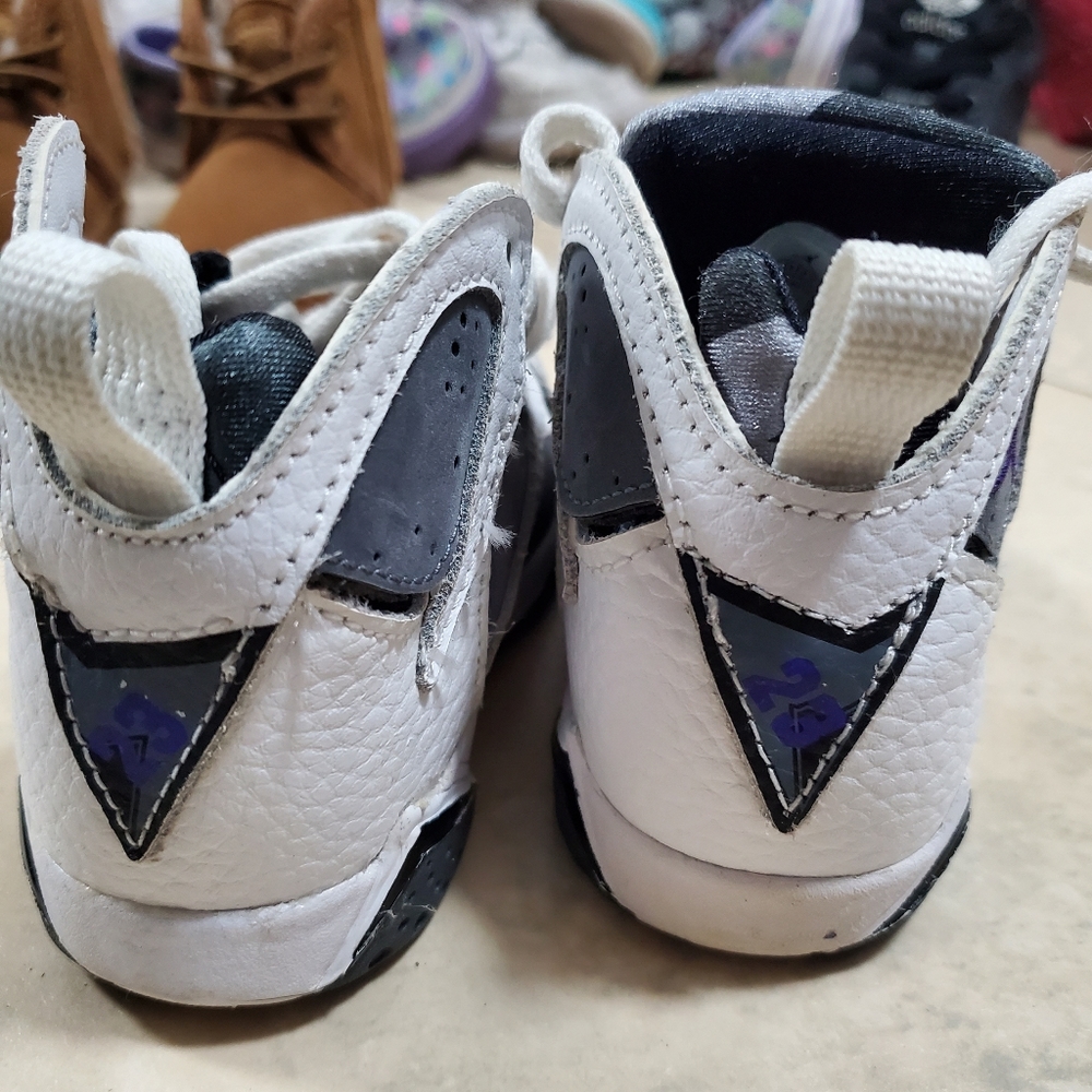 Toddler Jordan Purple White Size USA 5C.